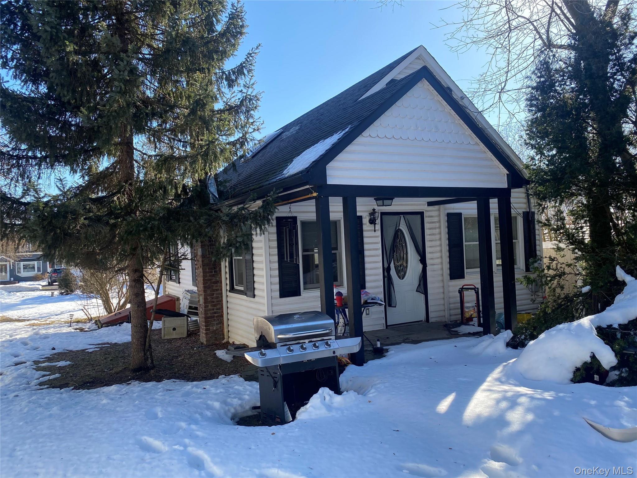 #1 photo, 46 Leonard Street, سوفولك Smithtown , NY 11787