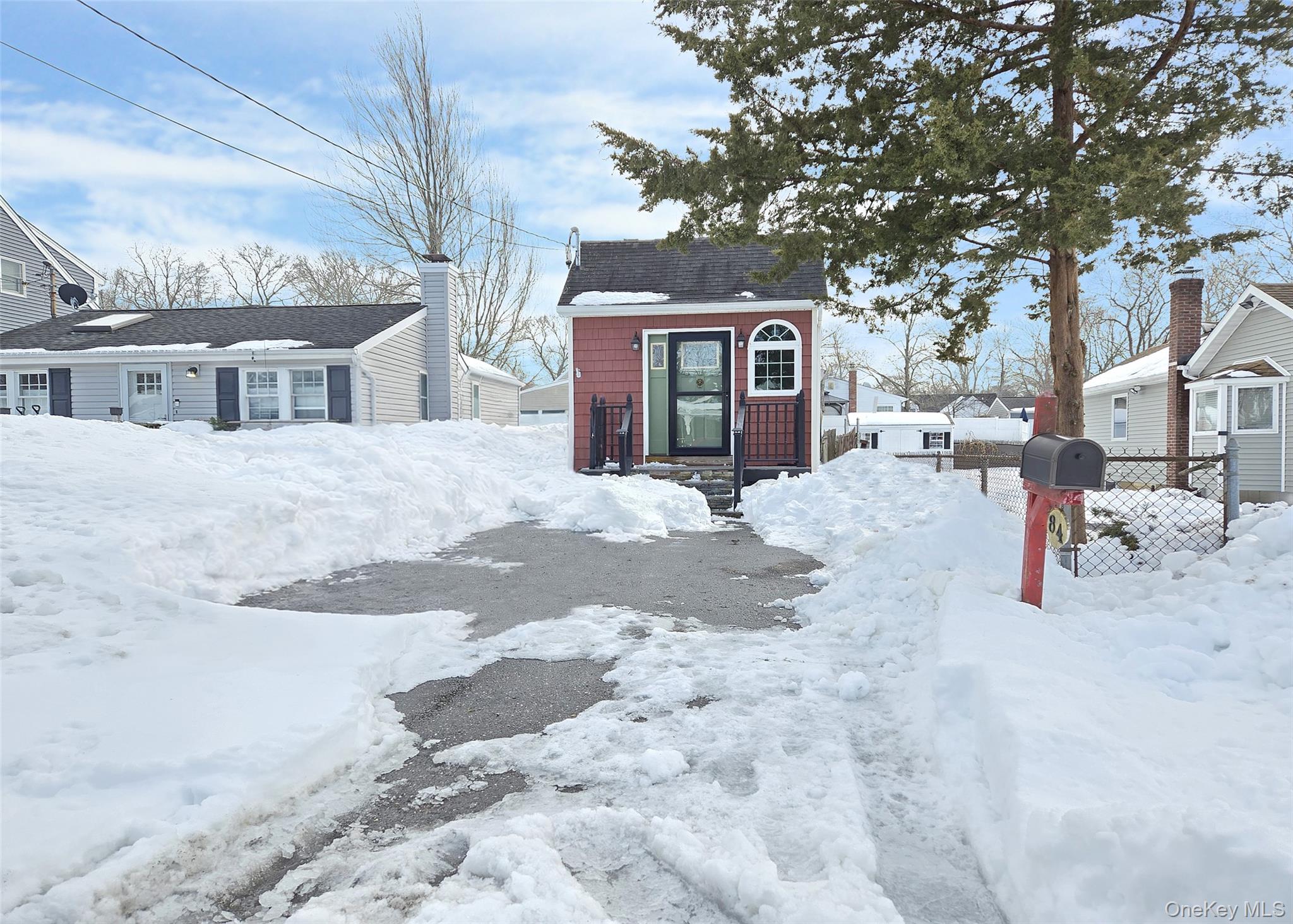 #2 photo, 84 Wyona Avenue, 롱 아일랜드 Selden , NY 11784