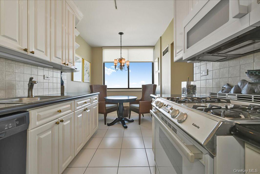 #15 photo, 26910 Grand Central Parkway, Floral Park , NY 11005