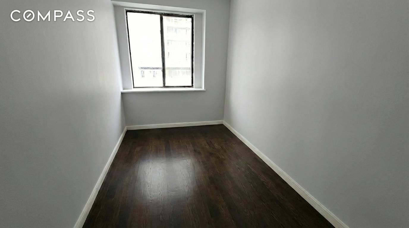 #10 photo, 408 8th Avenue, Chelsea , NY 10001