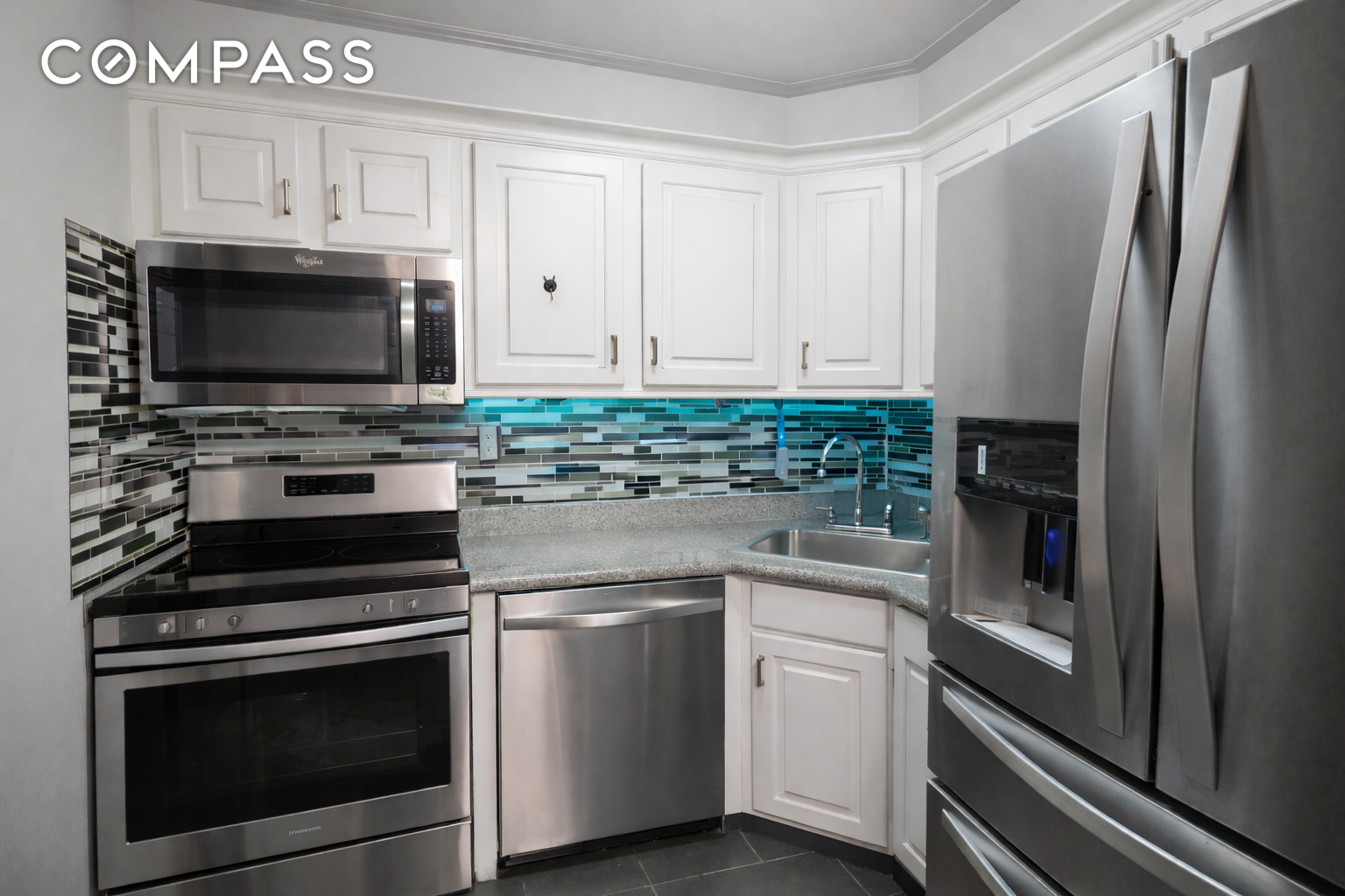 #11 photo, 408 8th Avenue, Chelsea , NY 10001