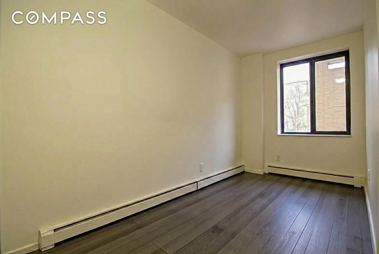 #7 photo, 408 8th Avenue, Chelsea , NY 10001