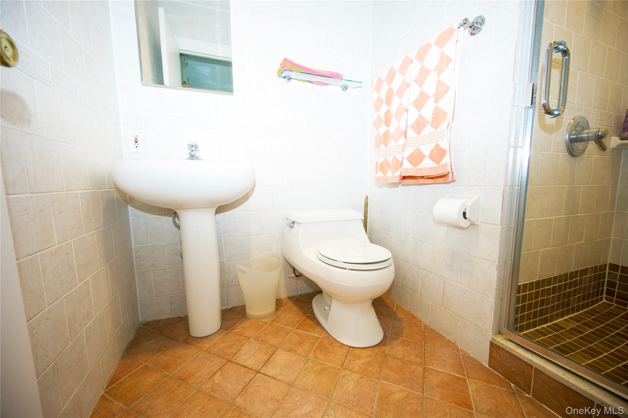 #13 photo, 9 Ramsey Road, גרייט נק Great Neck , NY 11023