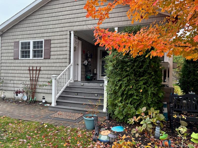 #1 photo, 1661 OLD COUNTRY Road, Riverhead , NY 11901