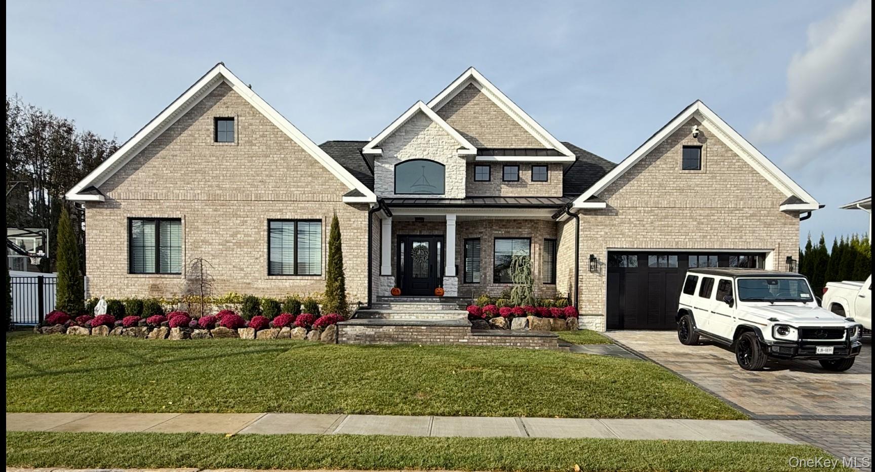 #1 photo, 10 SKYLARK Road, Massapequa Park , NY 11762