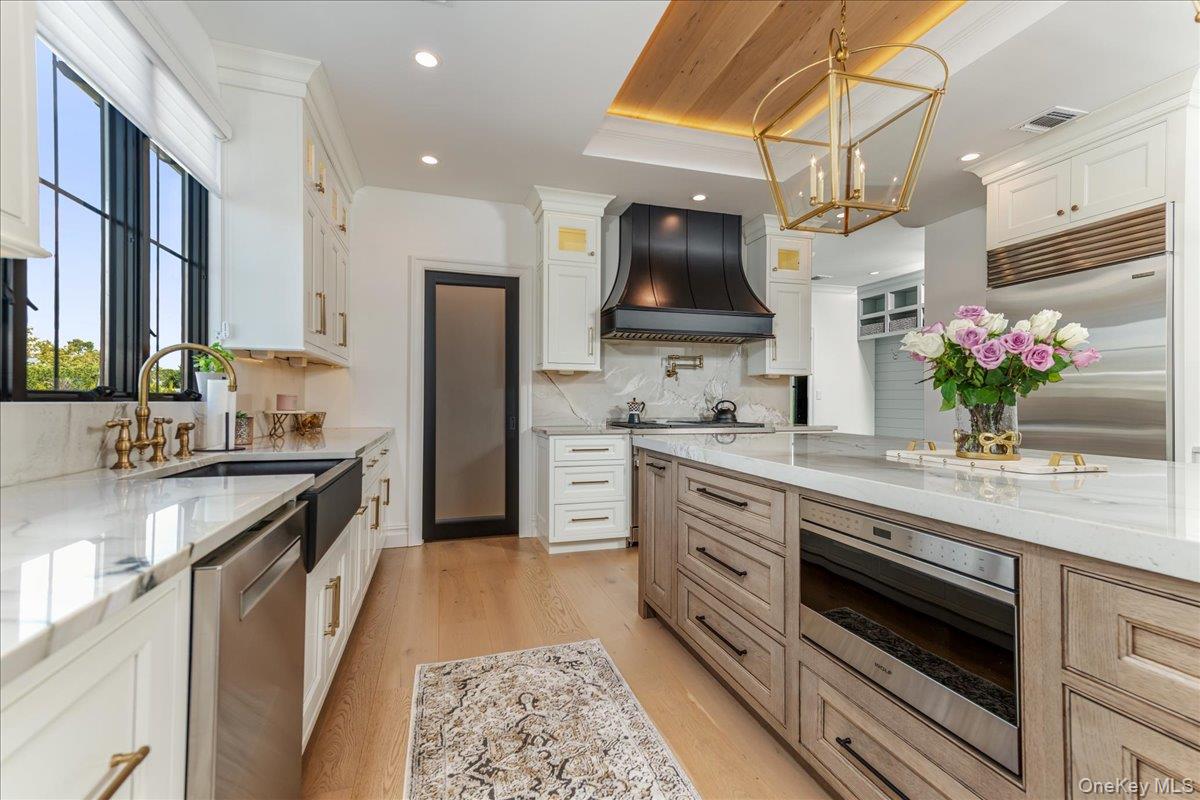 #12 photo, 10 SKYLARK Road, Massapequa Park , NY 11762