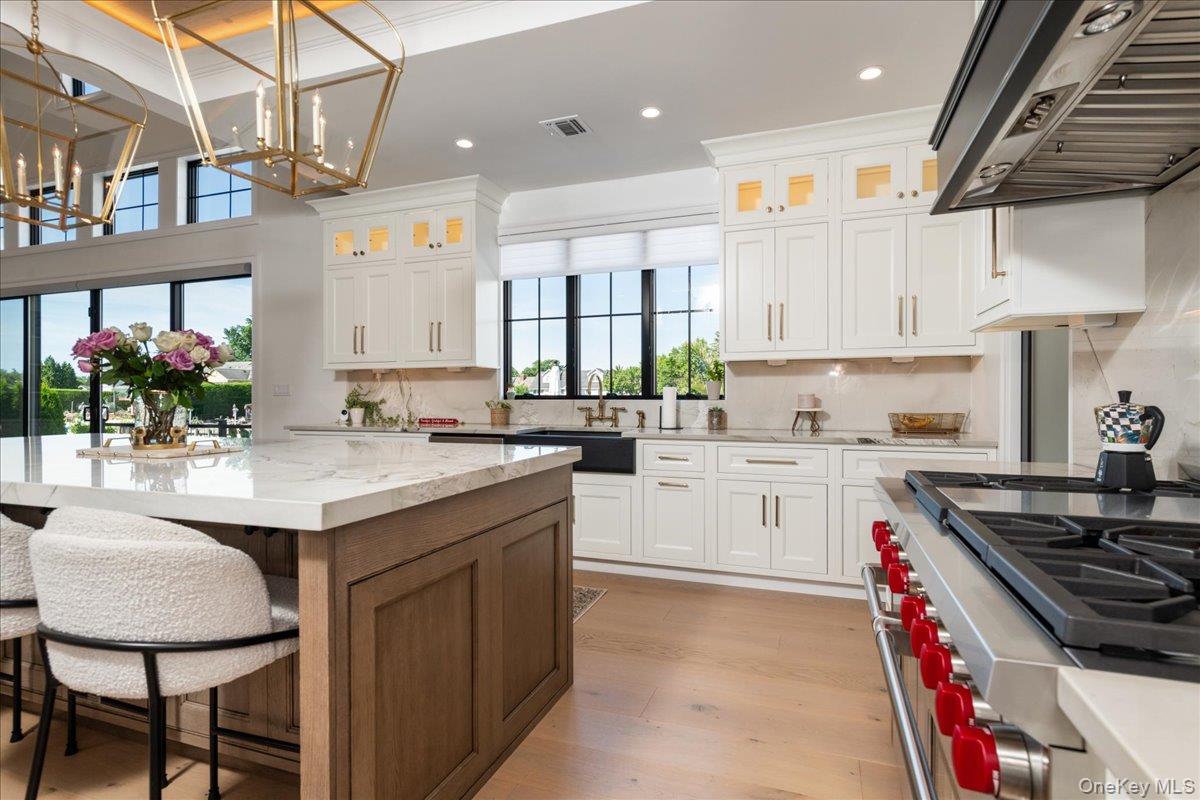 #13 photo, 10 SKYLARK Road, Massapequa Park , NY 11762