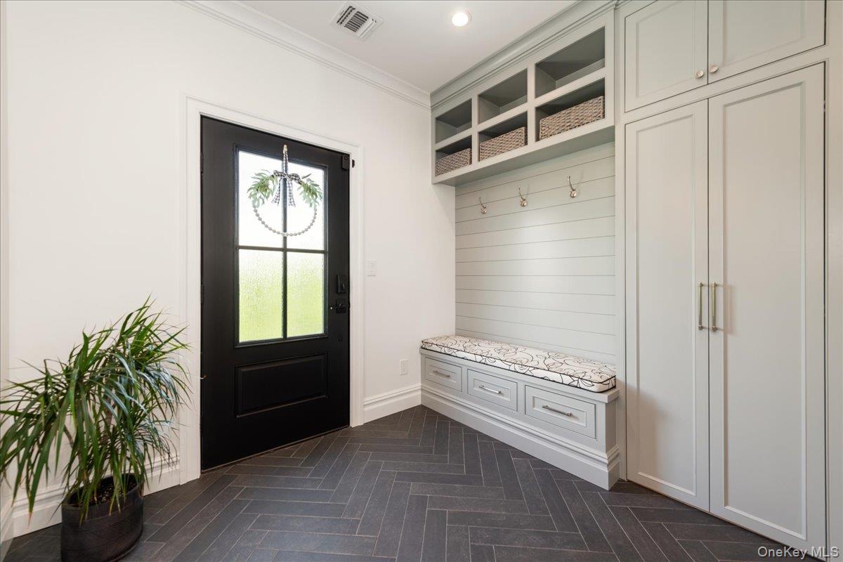 #16 photo, 10 SKYLARK Road, Massapequa Park , NY 11762