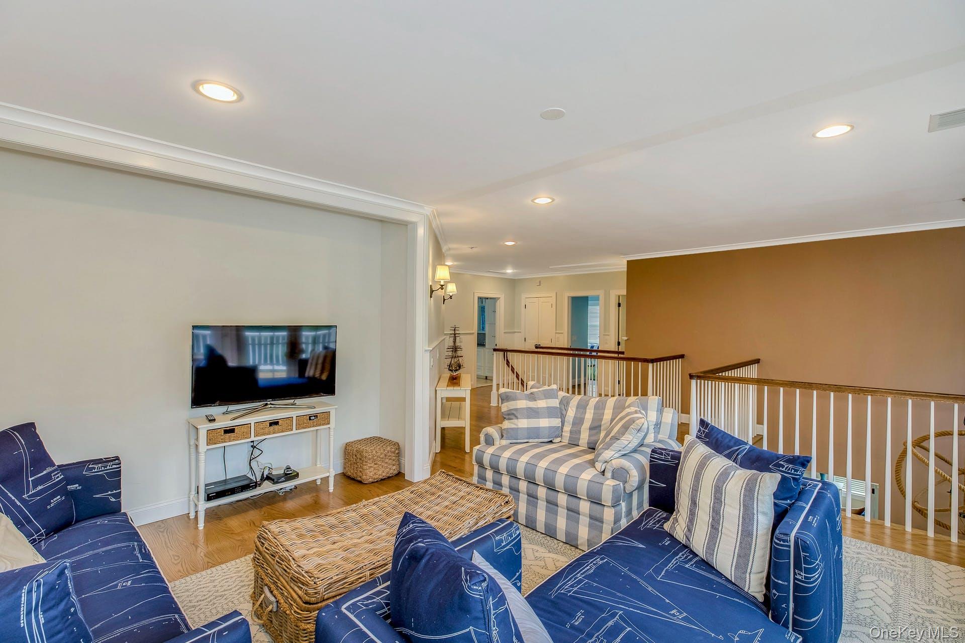 #20 photo, 590 Soundview Av Ext, מחוז סאפוק Southold , NY 11971