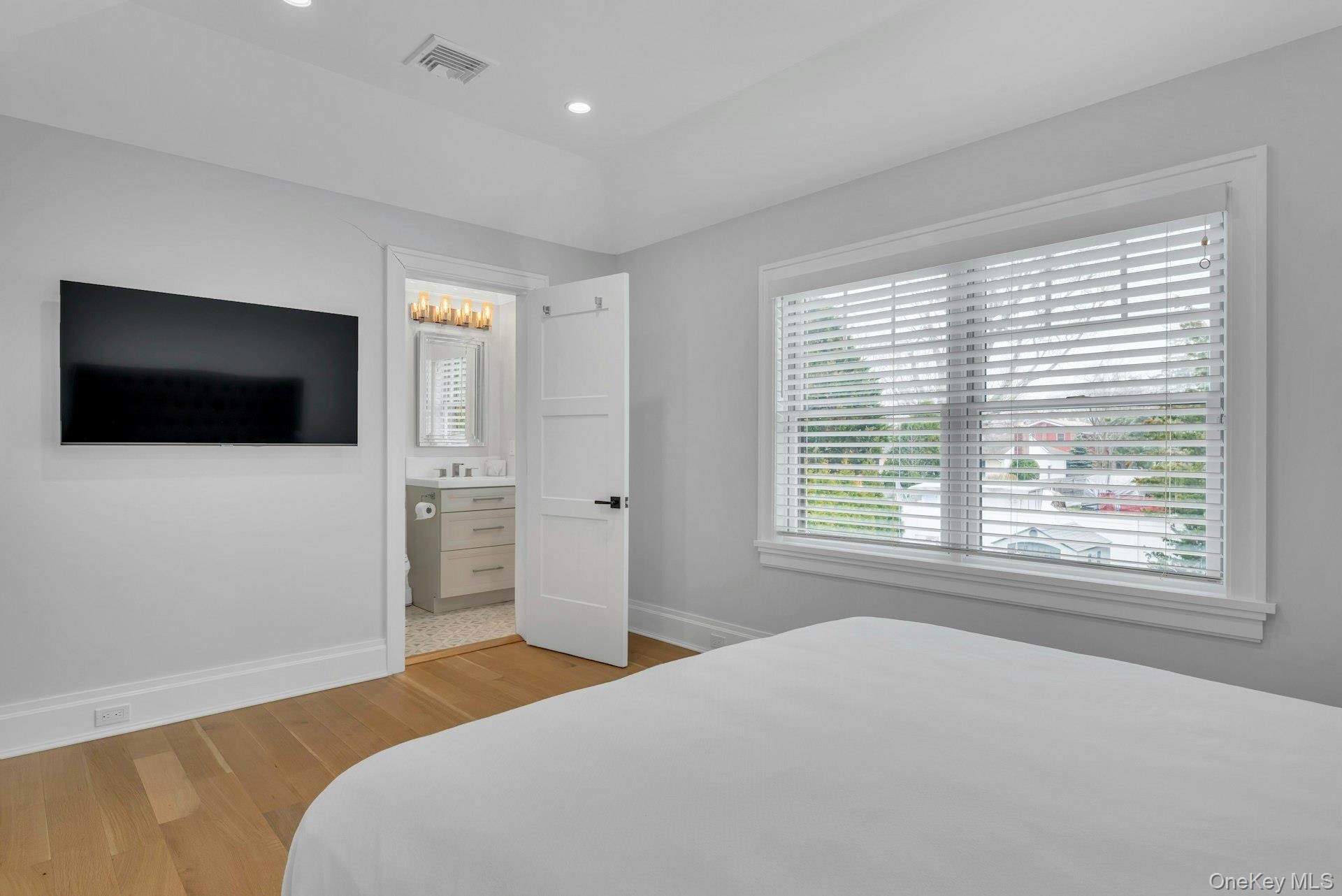 #15 photo, 165 Marine Place, Greenport , NY 11944