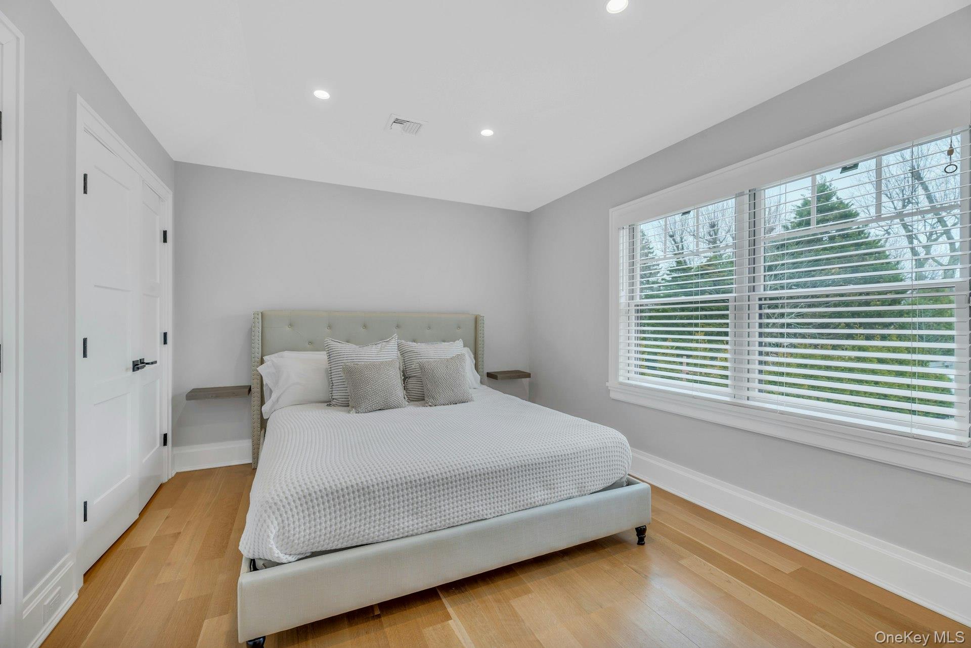 #17 photo, 165 Marine Place, Greenport , NY 11944