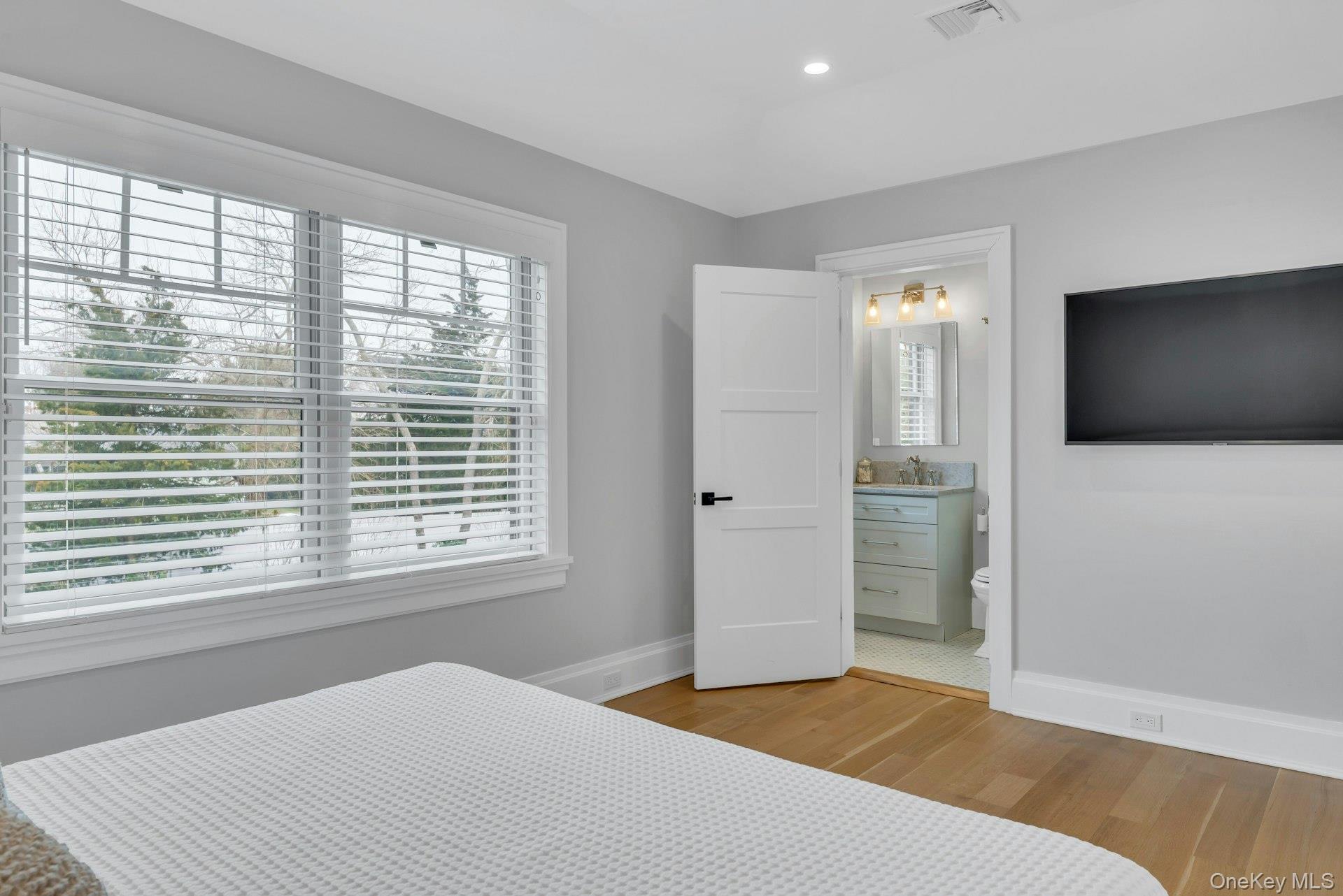 #18 photo, 165 Marine Place, Greenport , NY 11944