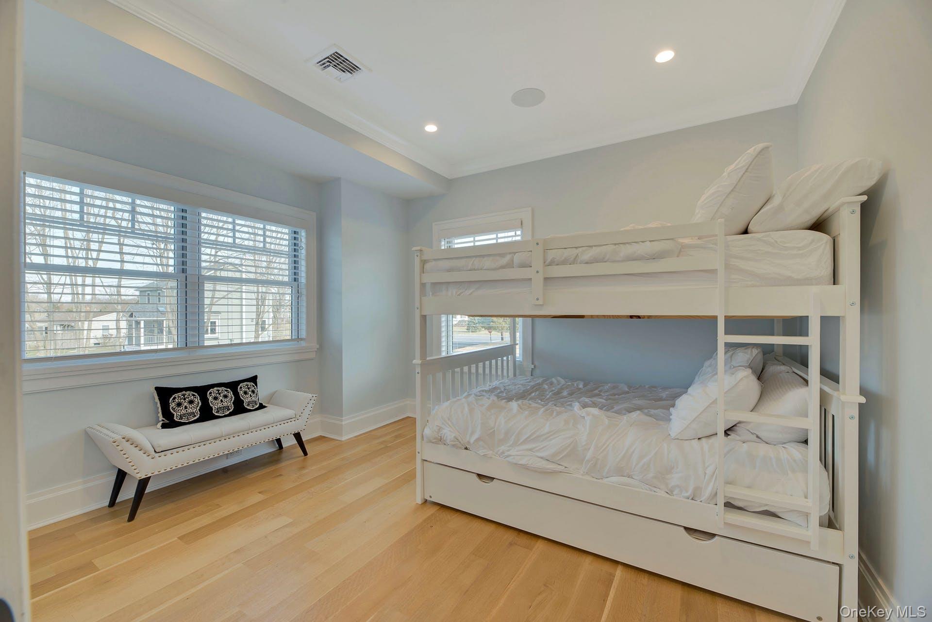 #20 photo, 165 Marine Place, Greenport , NY 11944