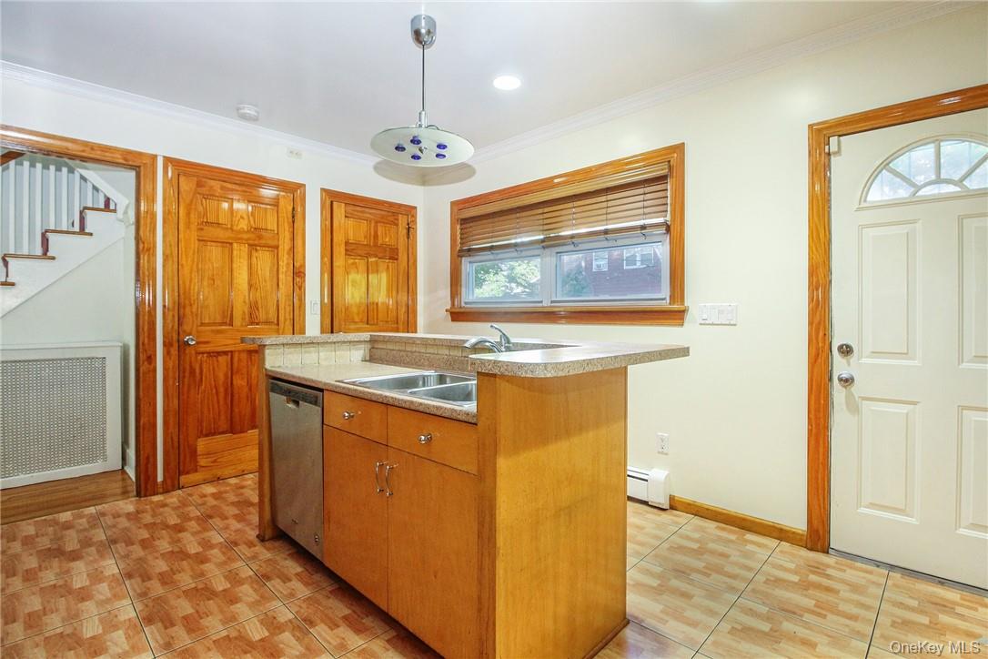 #14 photo, 237 Coligni Avenue, New Rochelle , NY 10801