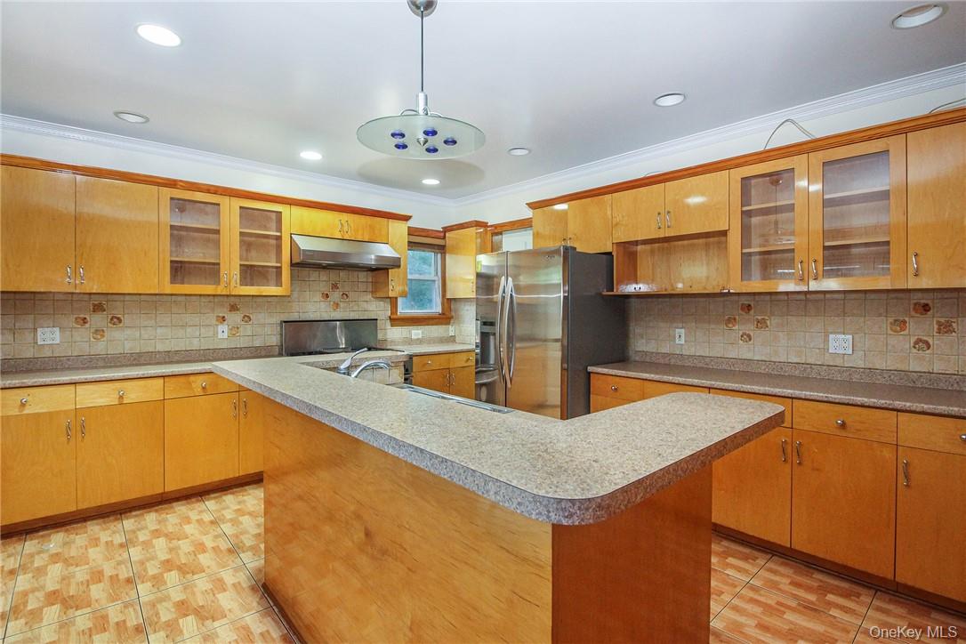 #15 photo, 237 Coligni Avenue, New Rochelle , NY 10801