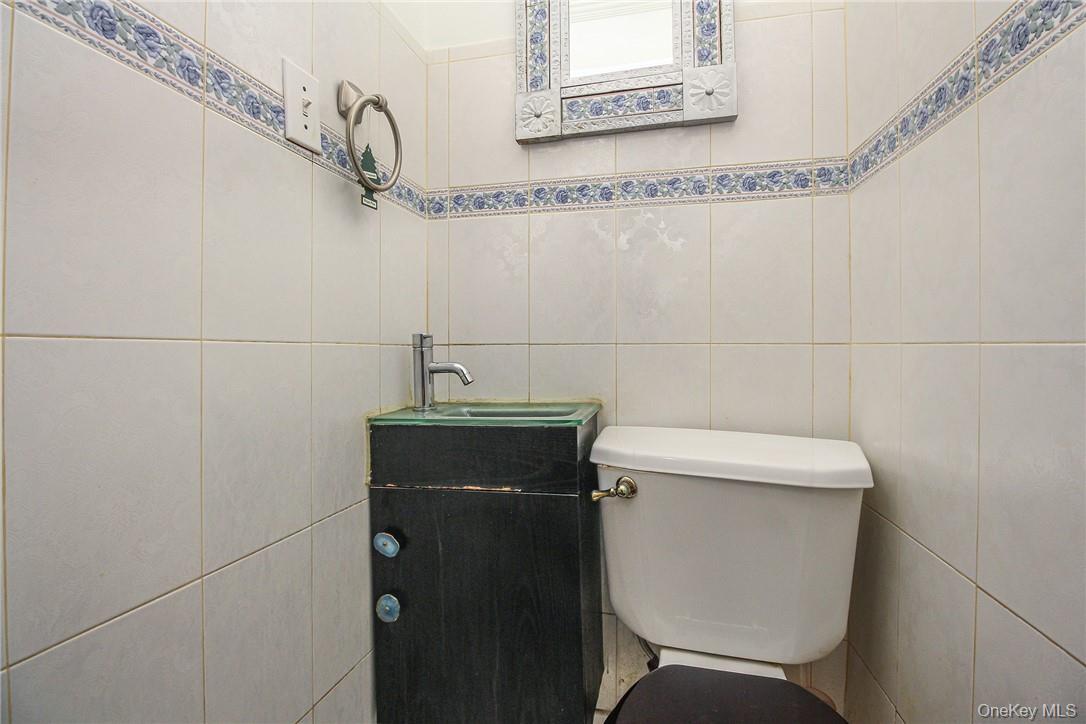 #17 photo, 237 Coligni Avenue, New Rochelle , NY 10801