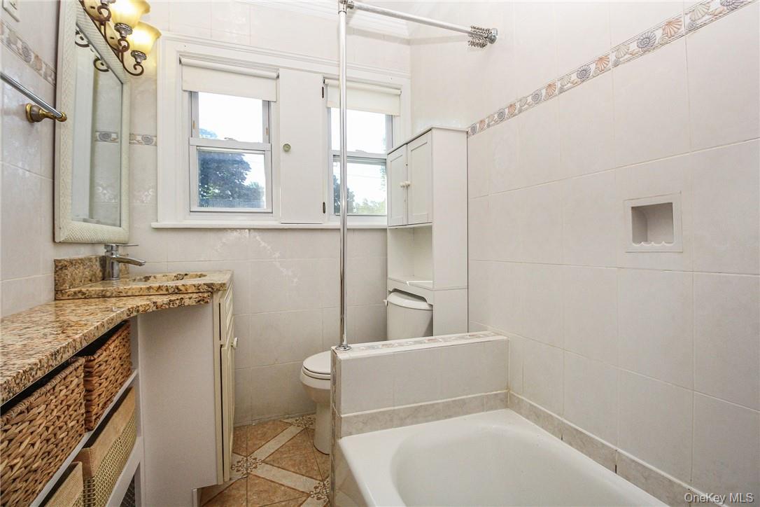 #18 photo, 237 Coligni Avenue, New Rochelle , NY 10801