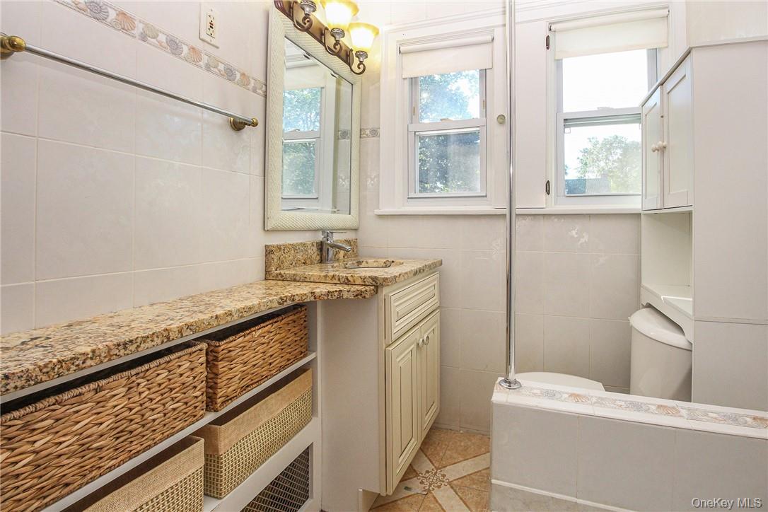 #19 photo, 237 Coligni Avenue, New Rochelle , NY 10801