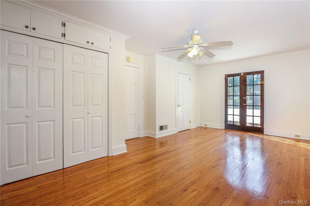 #20 photo, 237 Coligni Avenue, New Rochelle , NY 10801