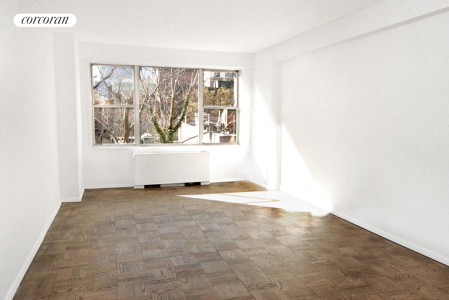 #3 photo, 230 E 79TH Street, मैनहटन Lenox Hill , NY 10075