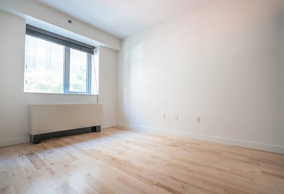 #8 photo, 1810 3RD Avenue, East Harlem , NY 10029