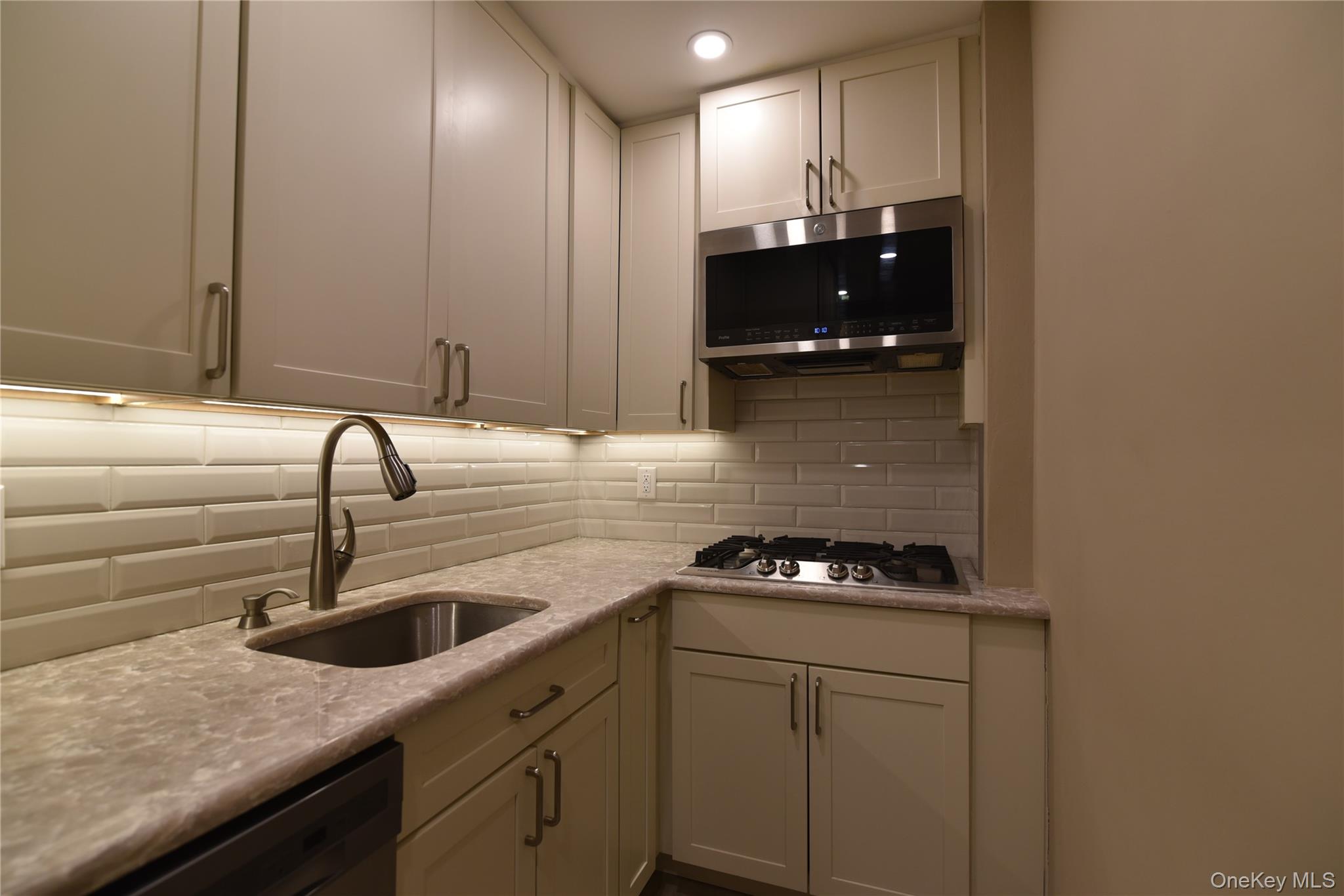 #12 photo, 54-44 Little Neck Parkway, Little Neck , NY 11362