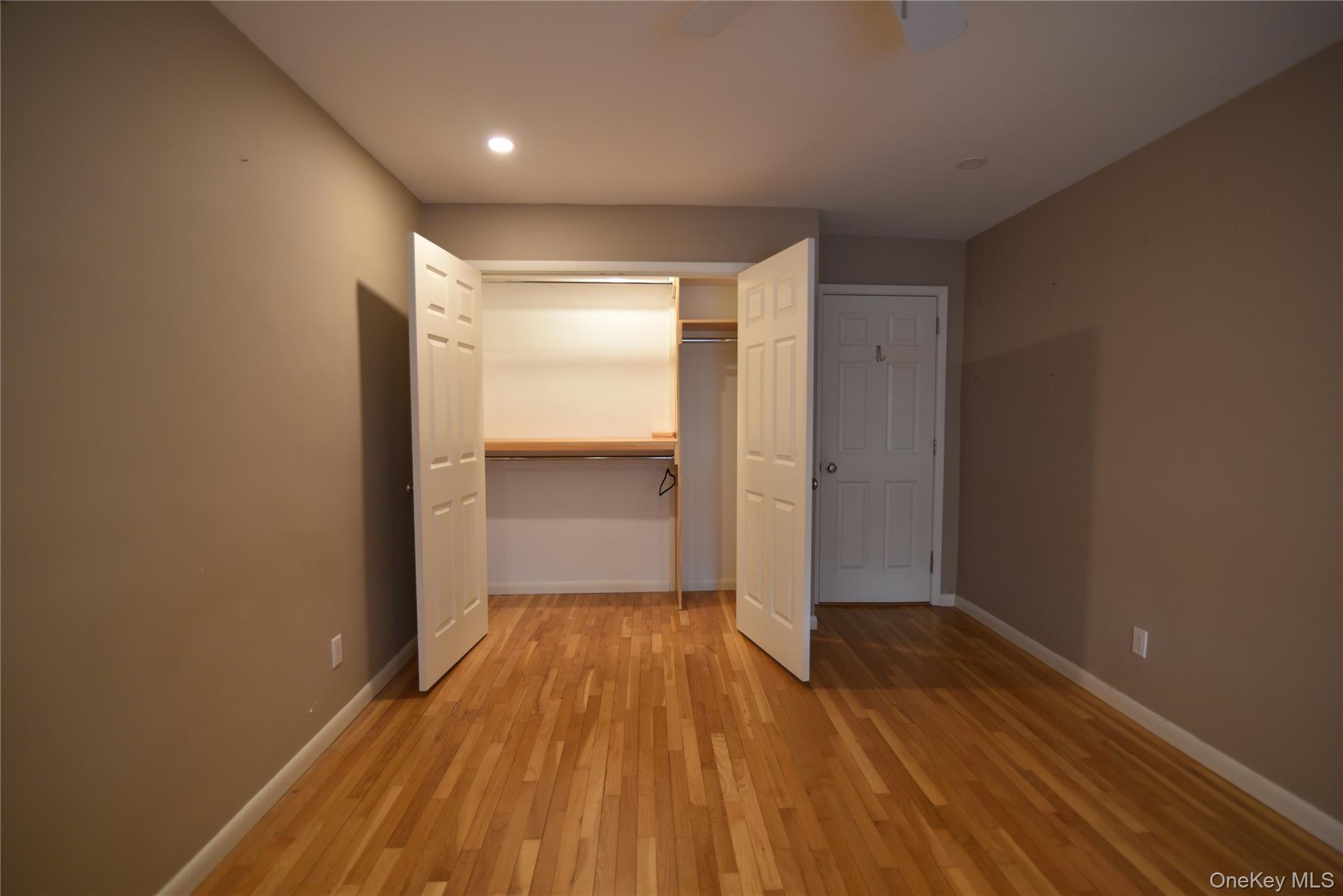 #17 photo, 54-44 Little Neck Parkway, Little Neck , NY 11362