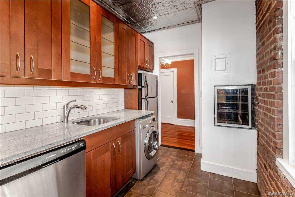 #13 photo, 84-02 Beverly Road, קווינס Kew Gardens , NY 11415