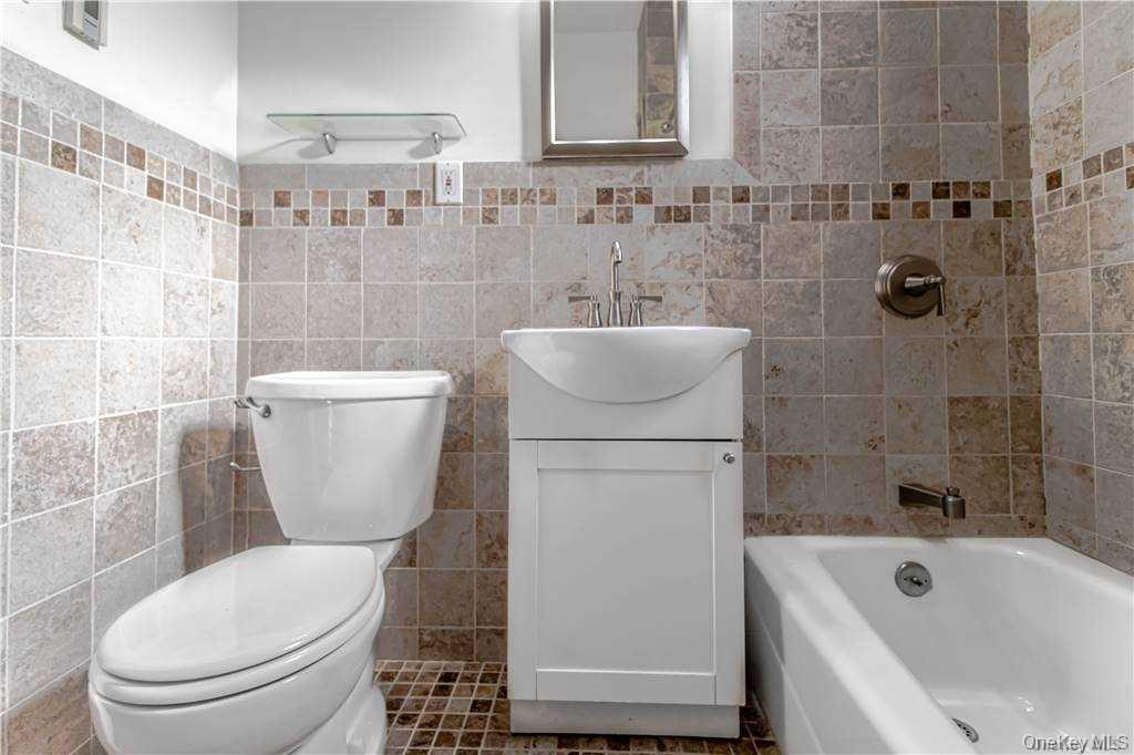 #15 photo, 84-02 Beverly Road, קווינס Kew Gardens , NY 11415