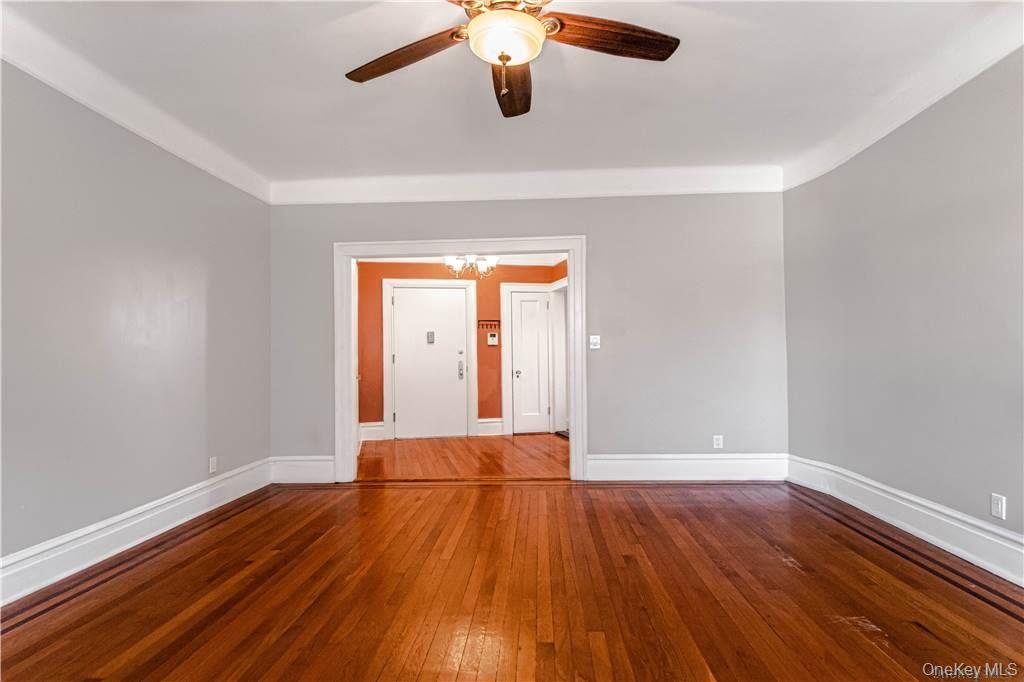 #7 photo, 84-02 Beverly Road, קווינס Kew Gardens , NY 11415