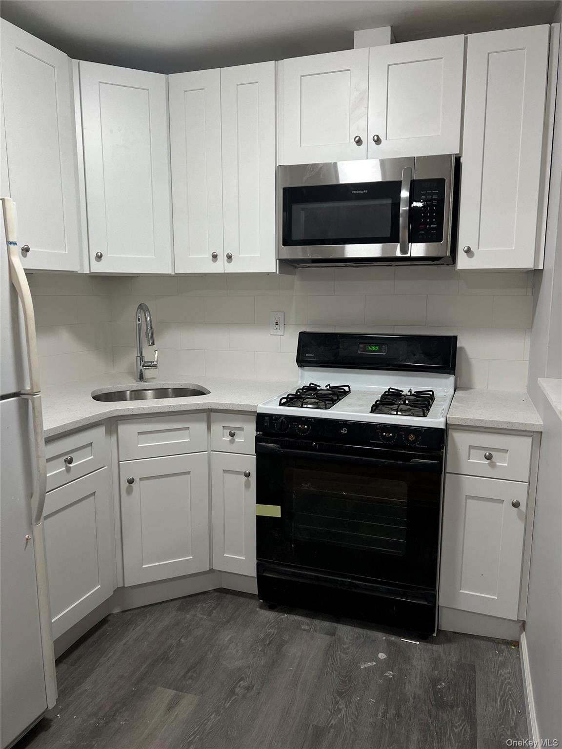 #3 photo, 2803 Sampson Avenue, Bronx , NY 10465