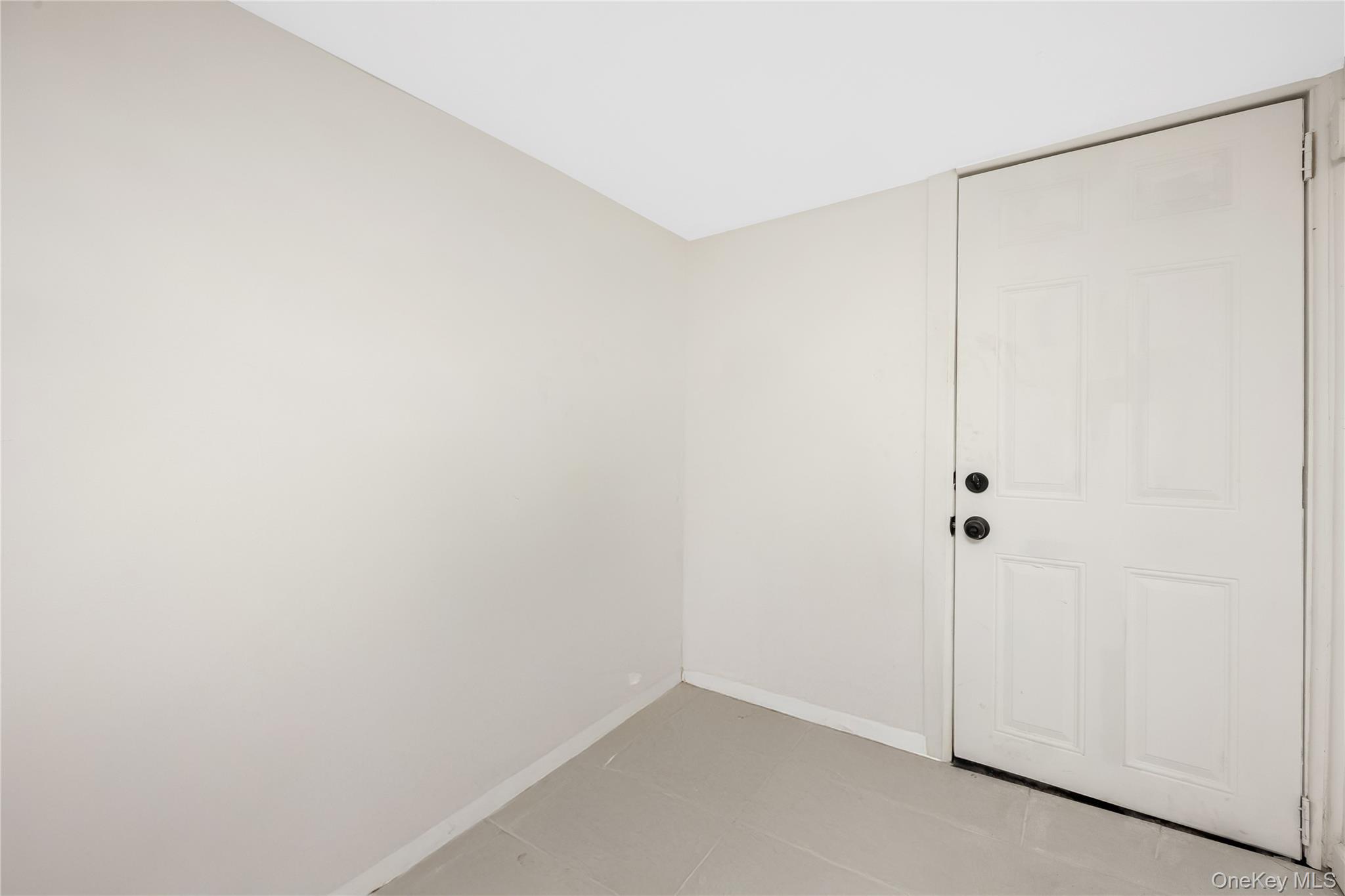 #17 photo, 6212 60th Drive, Куинс ‖ Maspeth , NY 11378