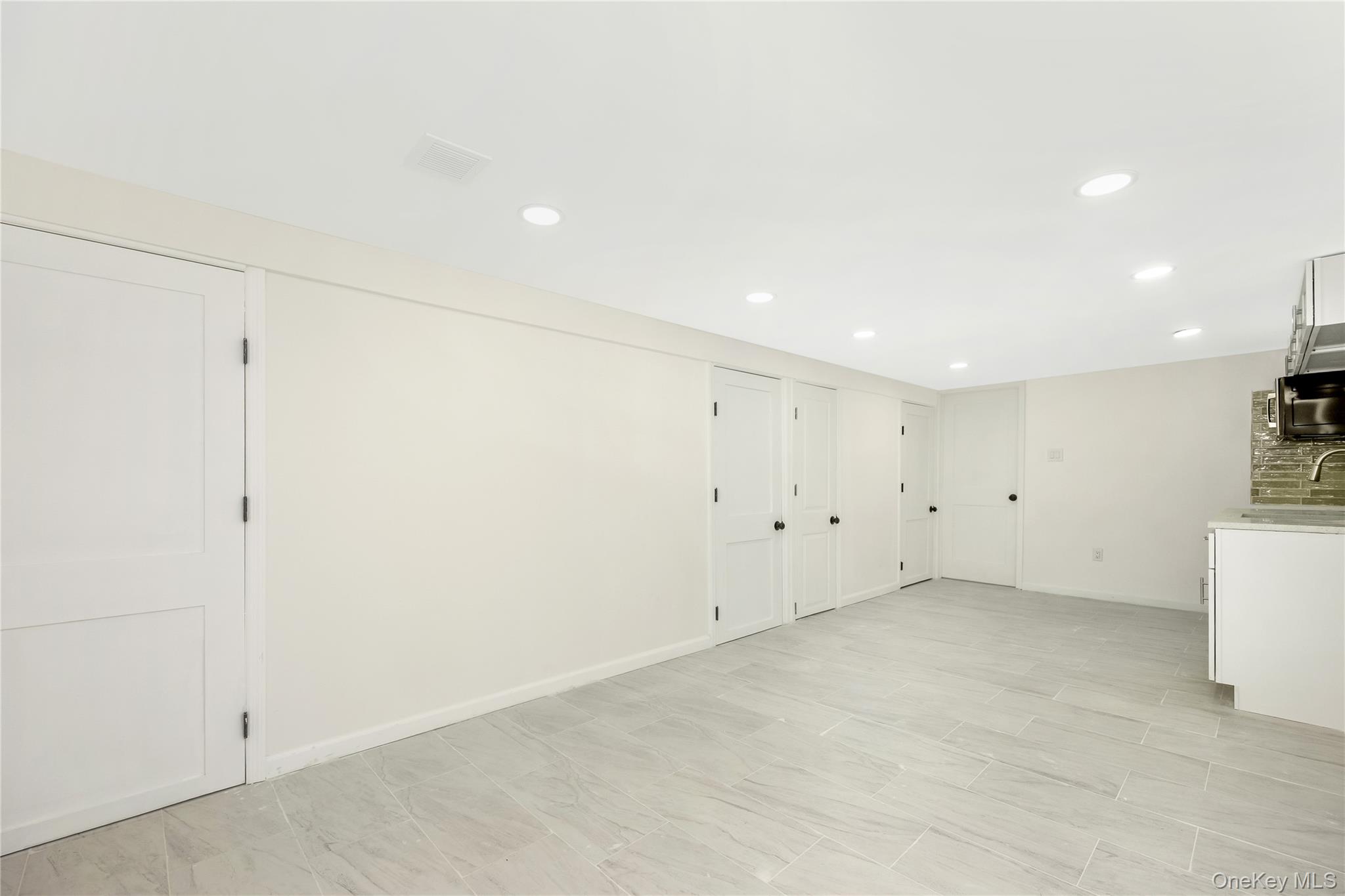 #19 photo, 6212 60th Drive, Куинс ‖ Maspeth , NY 11378