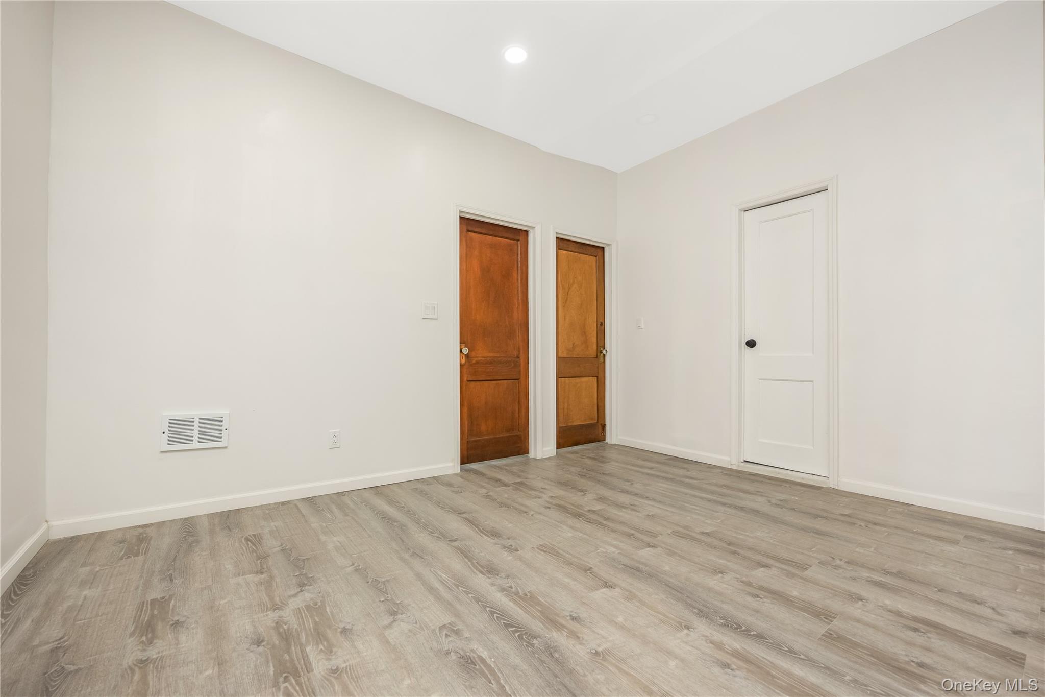 #20 photo, 6212 60th Drive, Куинс ‖ Maspeth , NY 11378