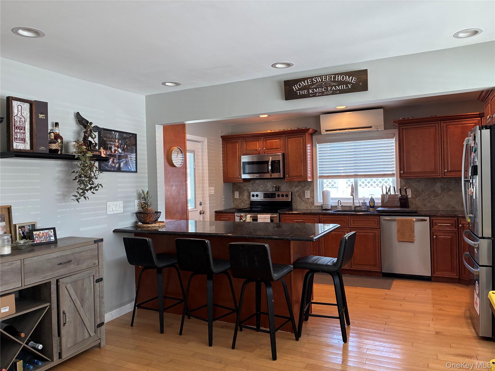 #9 photo, 65 Morning Glory Road, Levittown , NY 11756