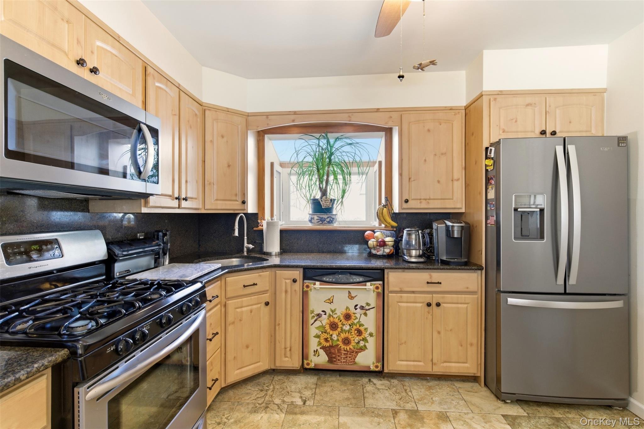 #10 photo, 175 Van Buren Street, 롱 아일랜드 West Babylon , NY 11704