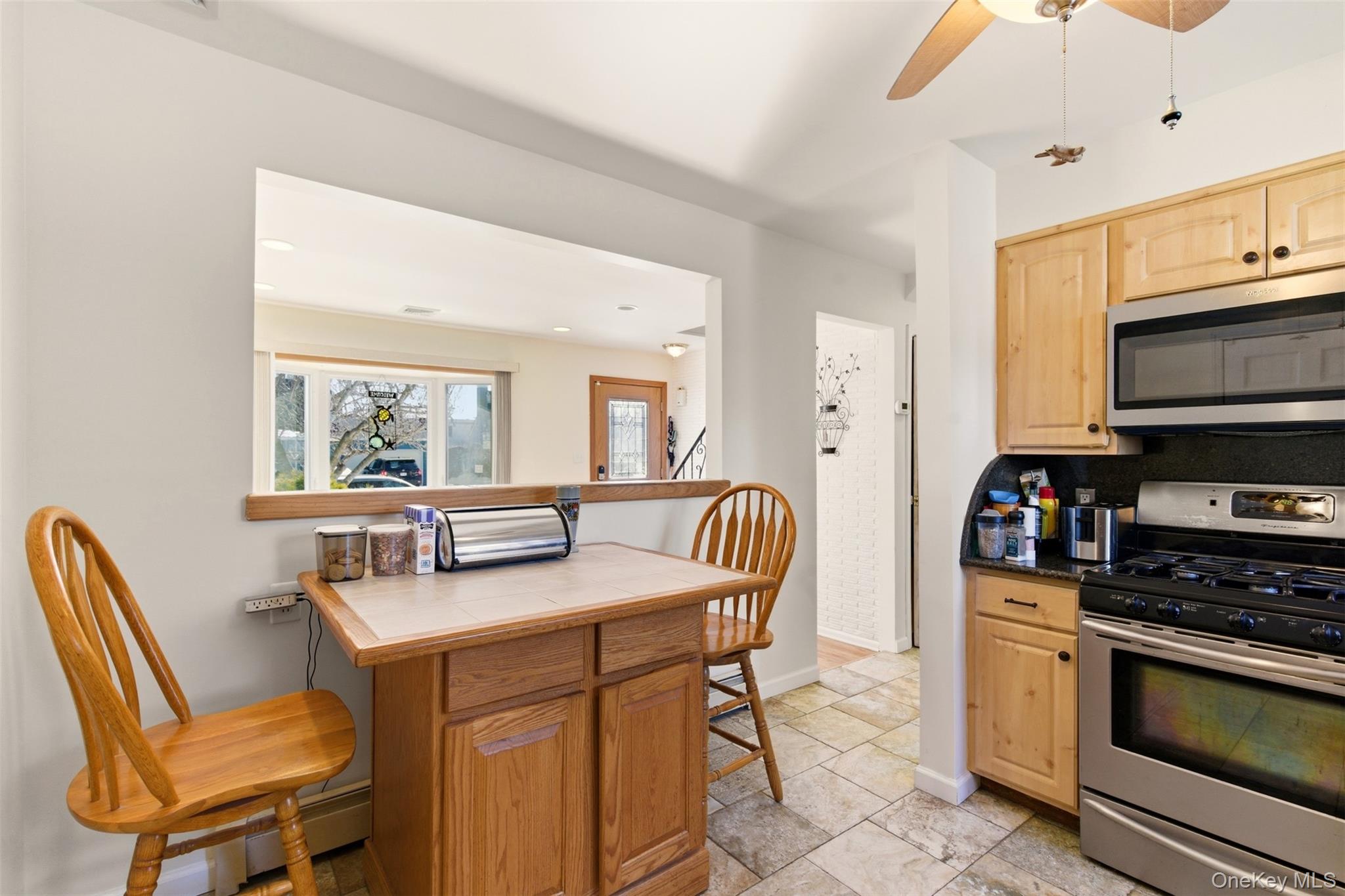 #12 photo, 175 Van Buren Street, 롱 아일랜드 West Babylon , NY 11704