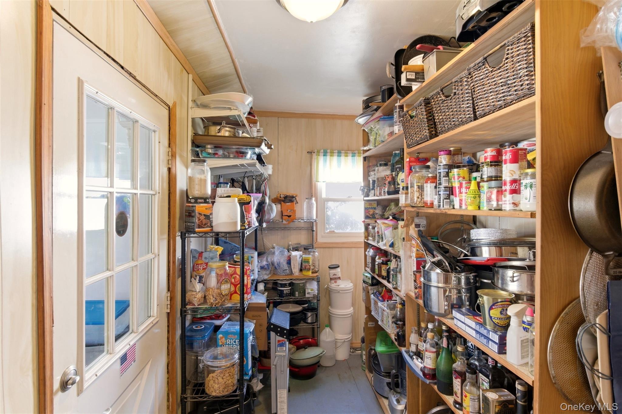 #13 photo, 175 Van Buren Street, 롱 아일랜드 West Babylon , NY 11704