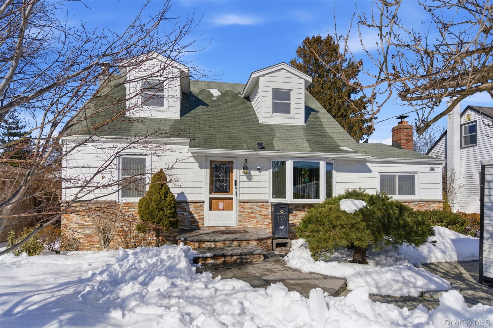 #2 photo, 175 Van Buren Street, 롱 아일랜드 West Babylon , NY 11704