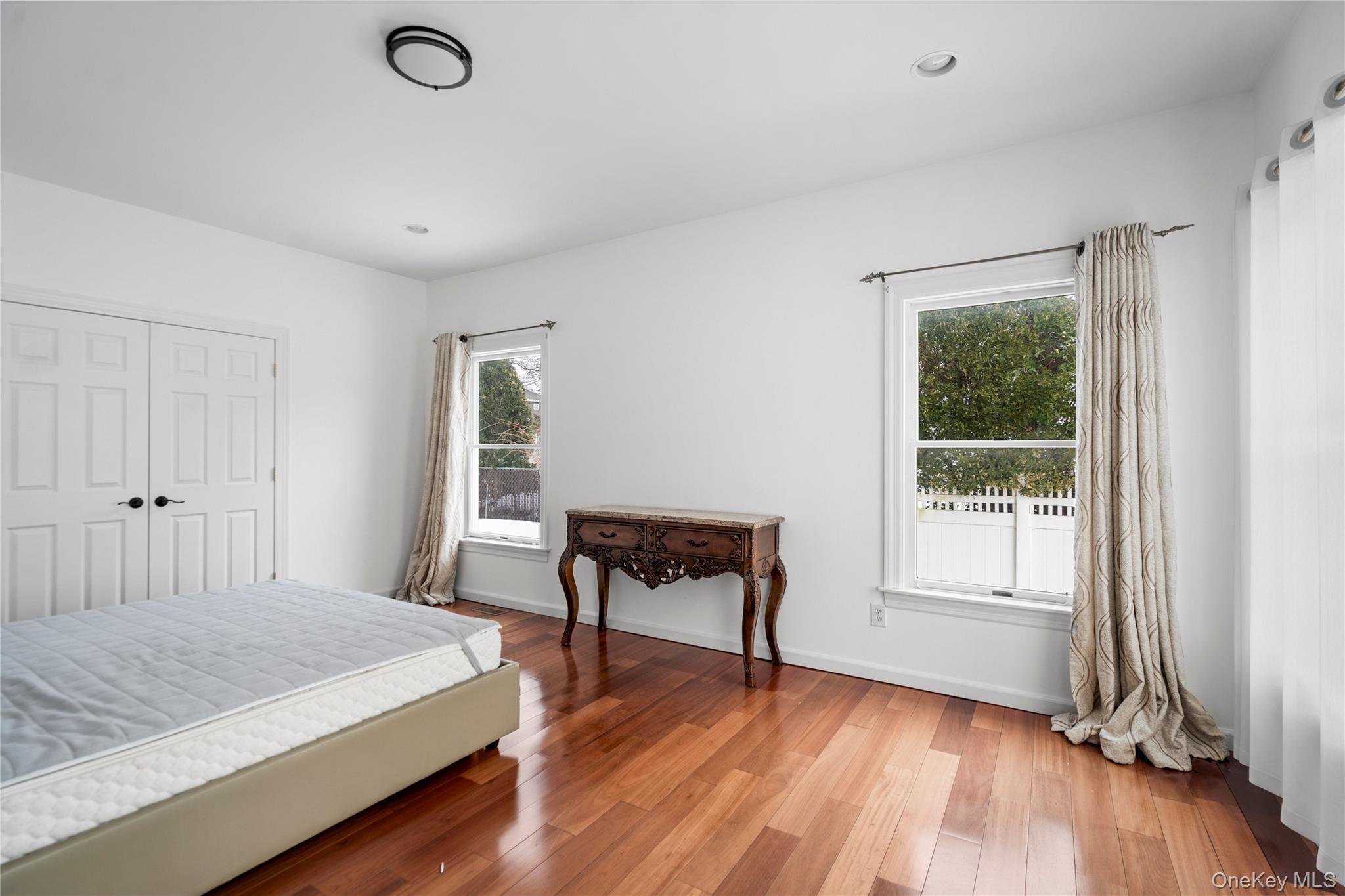 #19 photo, 5 Pine Street, מחוז נסאו Plainview , NY 11803