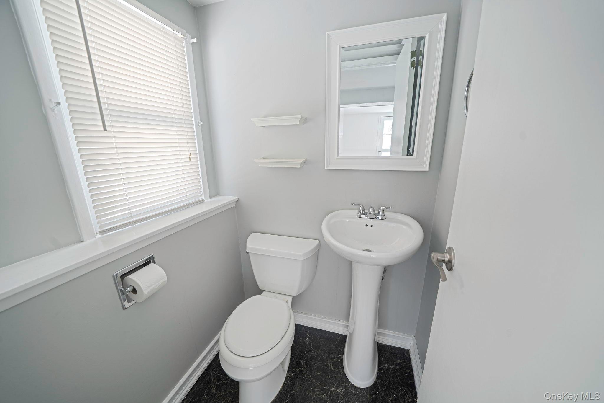 #13 photo, 122 Weaver Road, West Sayville , NY 11796