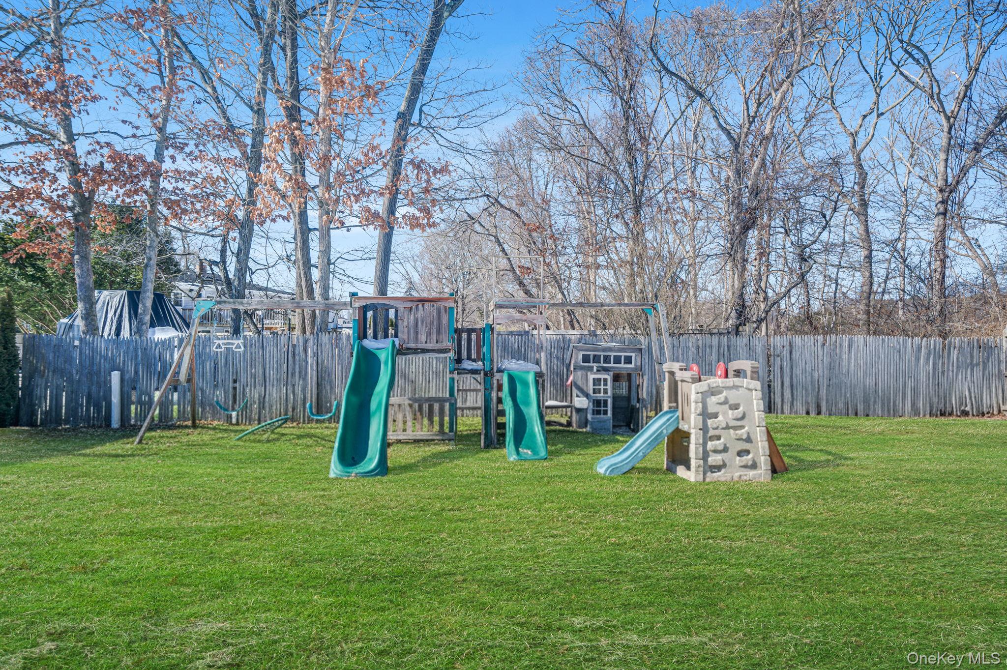 #16 photo, 122 Weaver Road, West Sayville , NY 11796