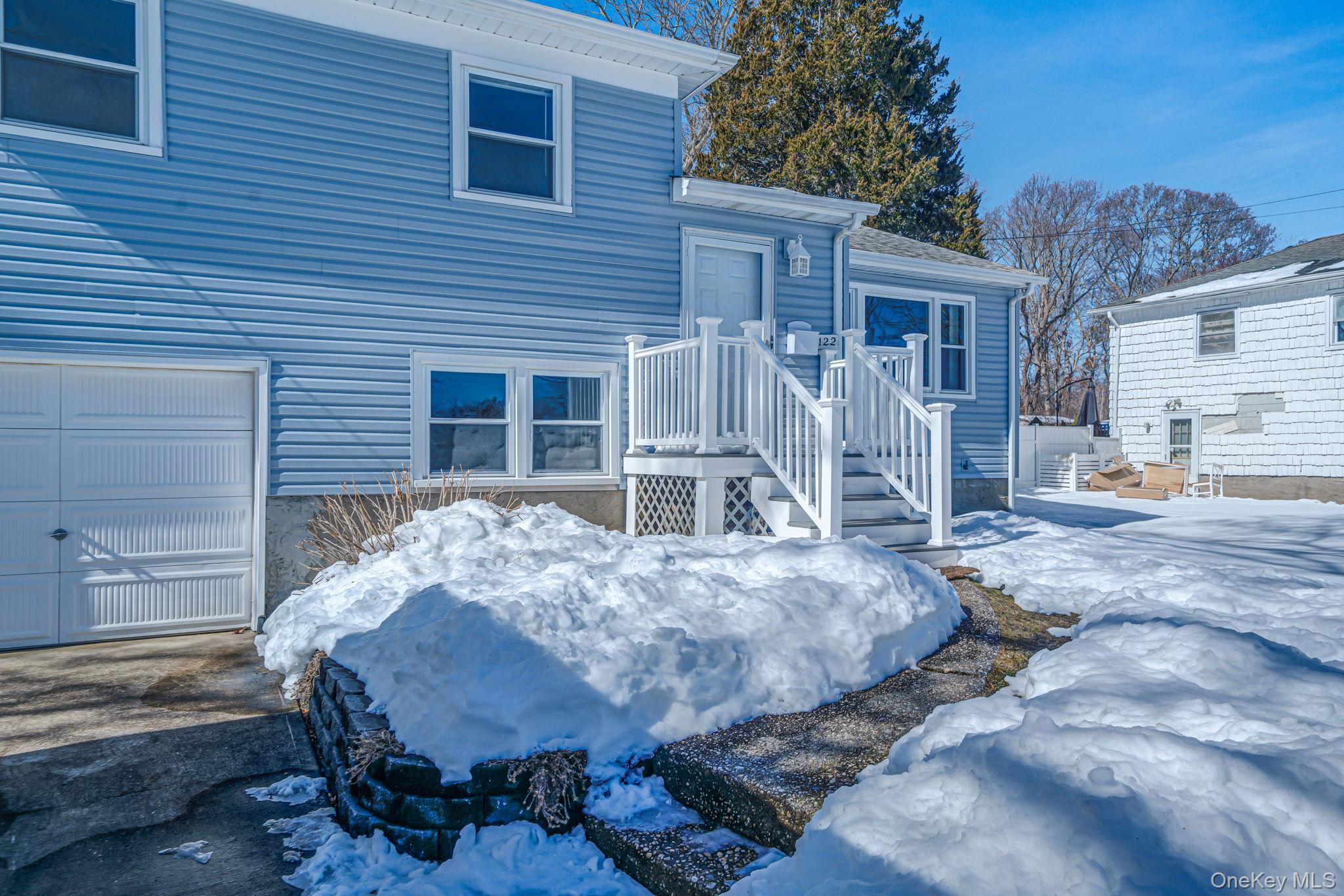 #19 photo, 122 Weaver Road, West Sayville , NY 11796