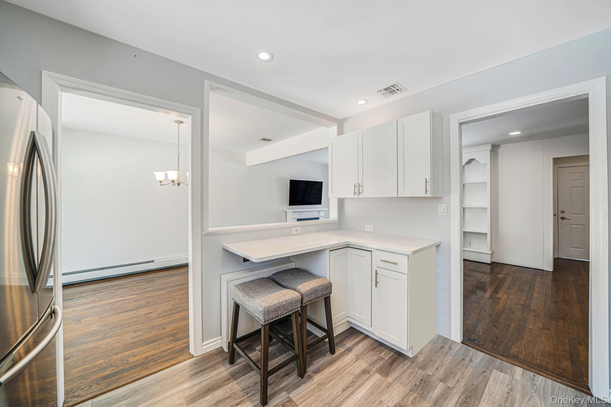 #3 photo, 122 Weaver Road, West Sayville , NY 11796