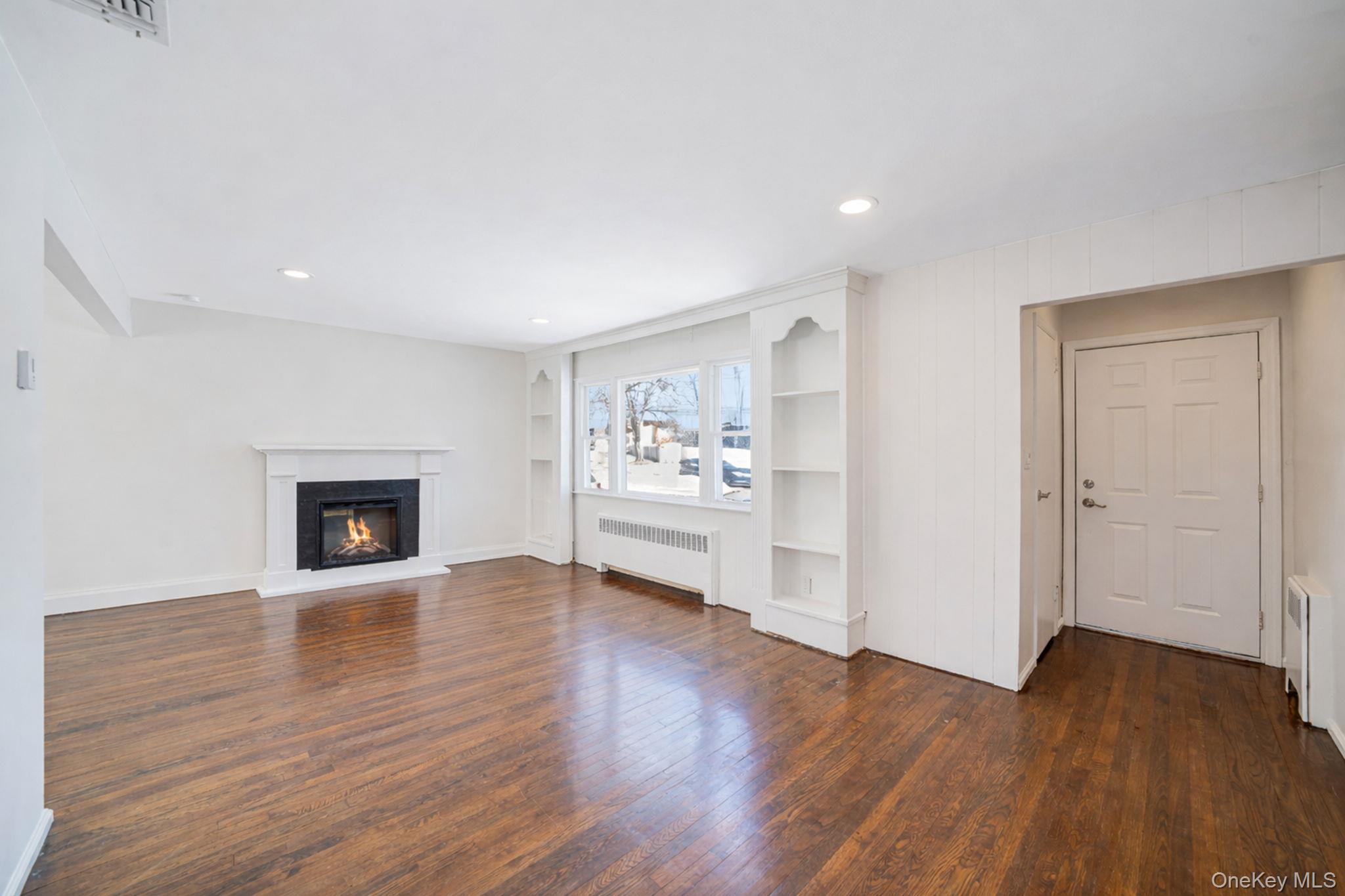 #5 photo, 122 Weaver Road, West Sayville , NY 11796