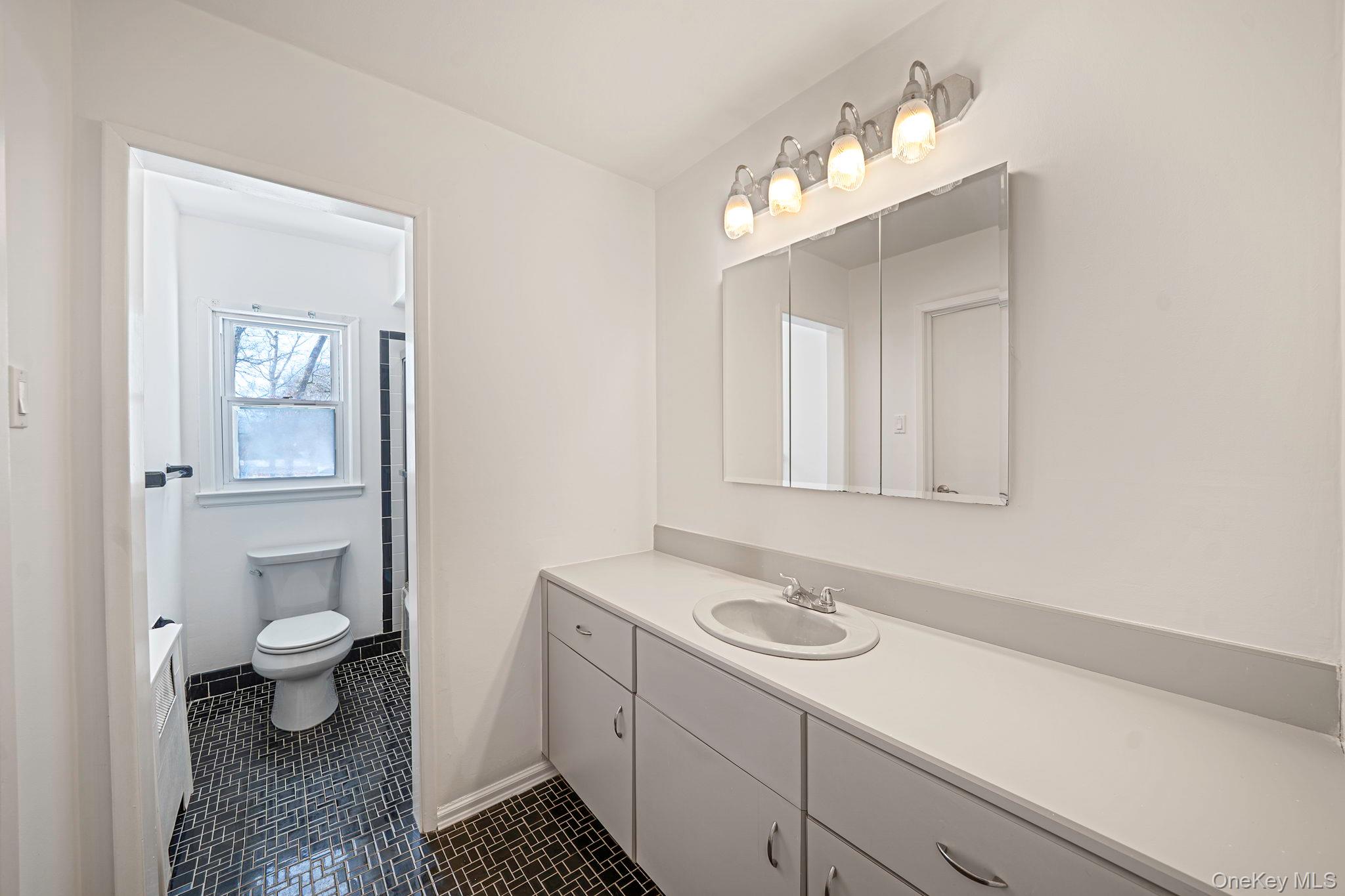 #9 photo, 122 Weaver Road, West Sayville , NY 11796