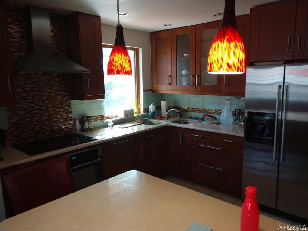 #7 photo, 570 Church Avenue, Woodmere , NY 11598