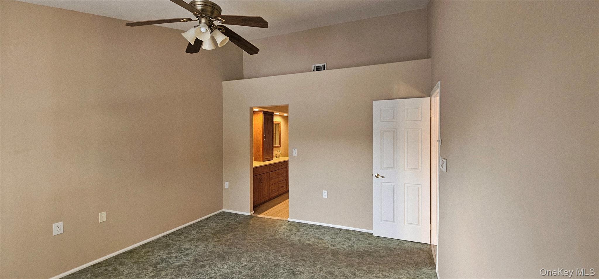 #7 photo, 2 Kismet Court, Саффолк ‖ Ridge , NY 11961