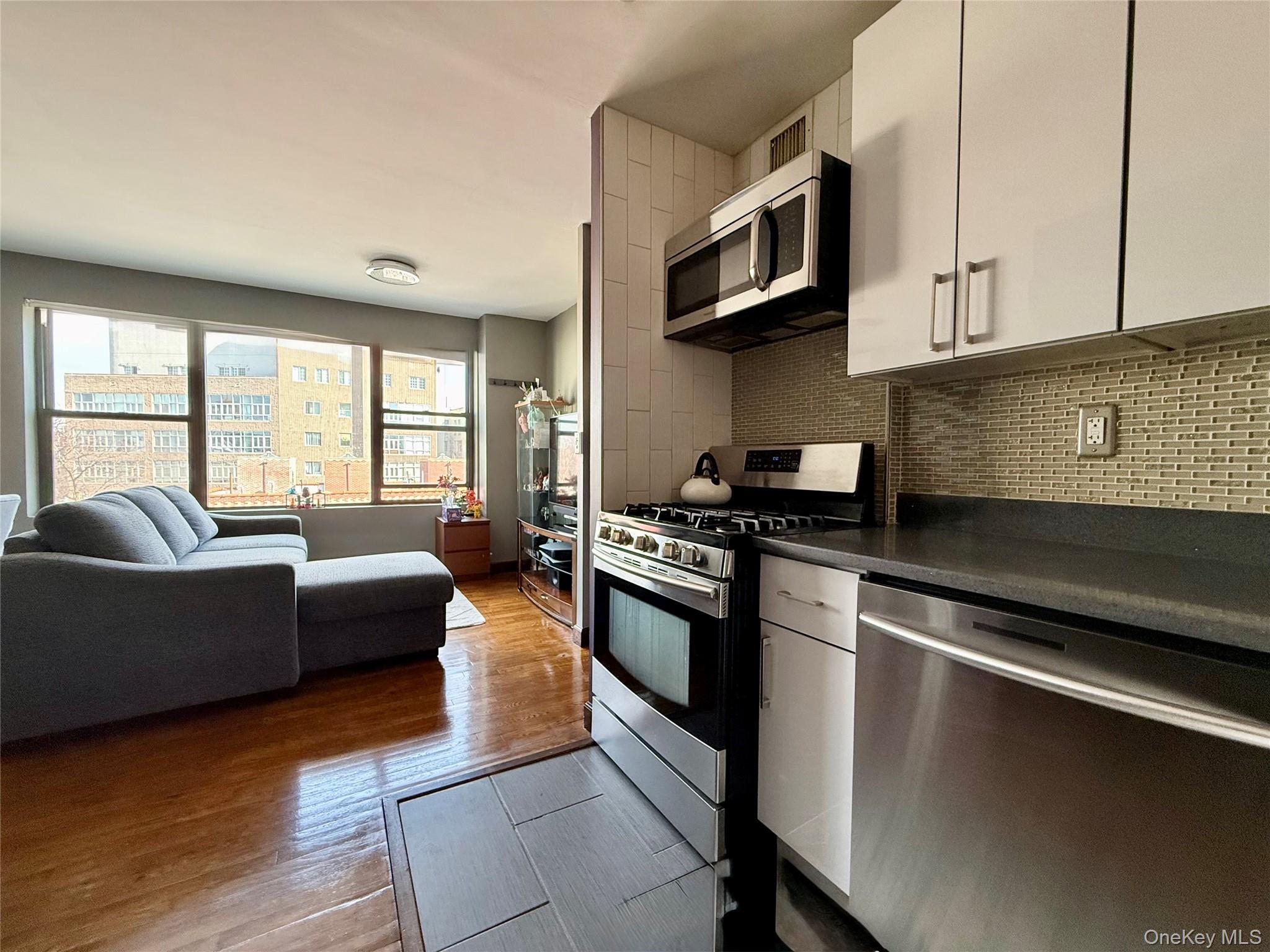 #6 photo, 8714 57th Road, Куинс ‖ Elmhurst , NY 11373