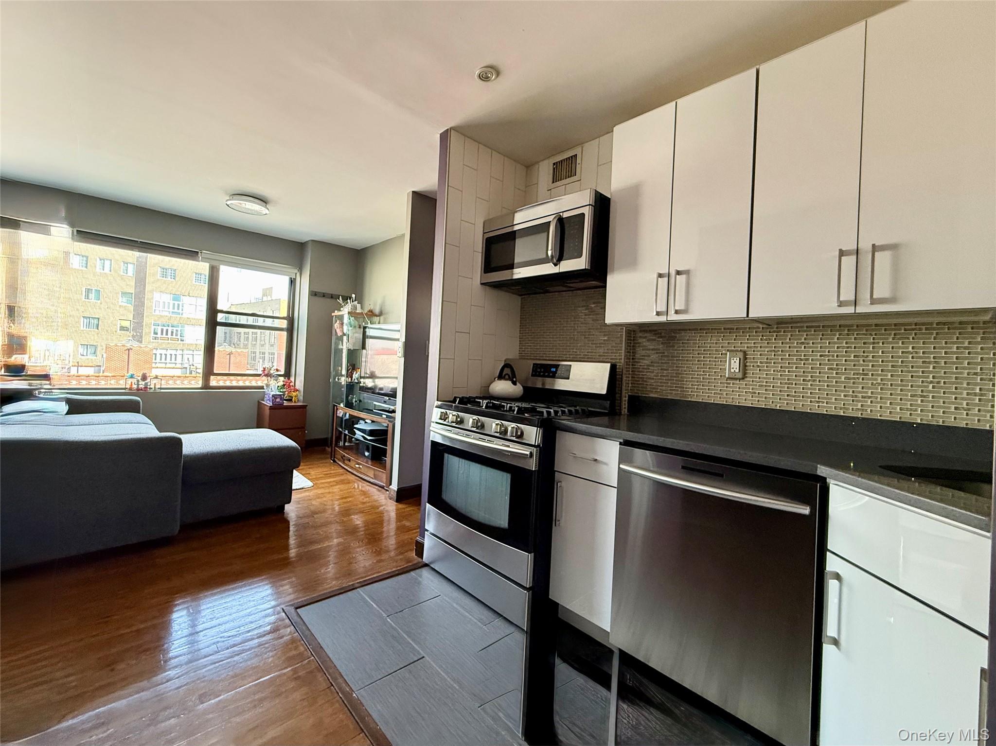 #8 photo, 8714 57th Road, Куинс ‖ Elmhurst , NY 11373